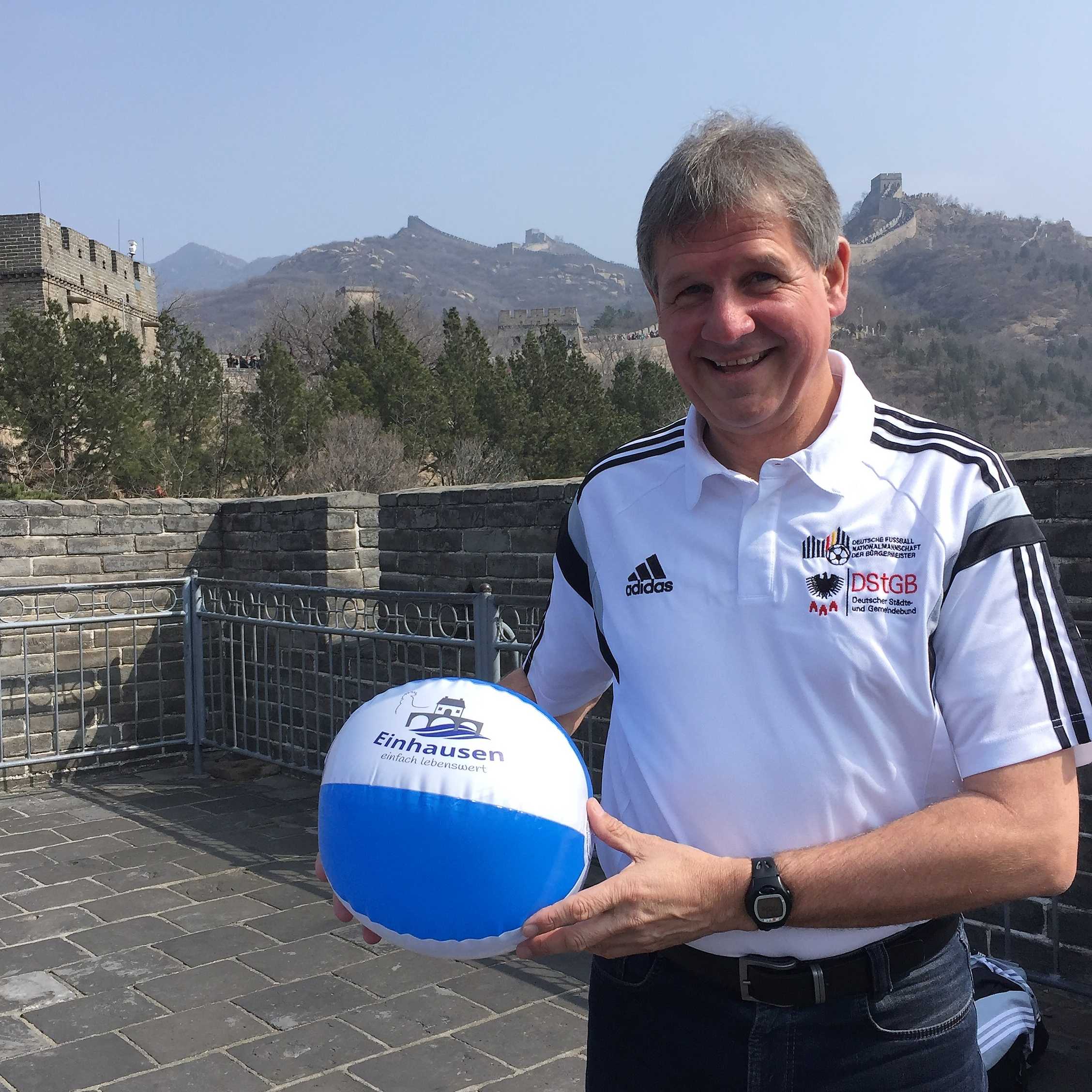 Wasserball an der chinesischen Mauer 